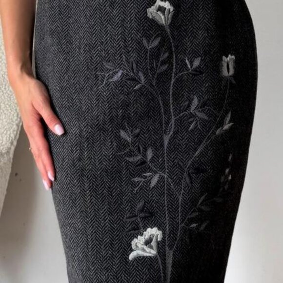 D&G Wool Herringbone Pencil Skirt with Embroidery | Made in Italy - Picture 5 of 5